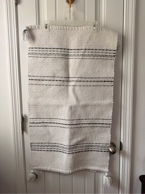 White & Black Hearth & Hand Textured Tassel Bathroom Rug